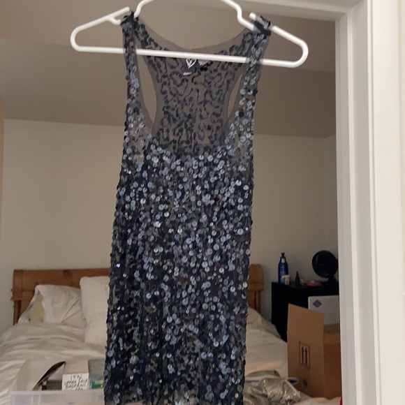 Chiffon sequence tank top, size small - Picture 3 of 3